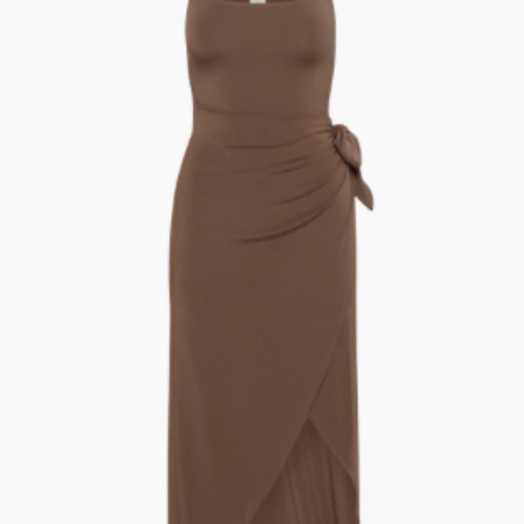 Aritzia Dresses & Skirts - NEVER WORN Aritzia Wilfred Saturn Midi Dress - Caramelized Walnut
